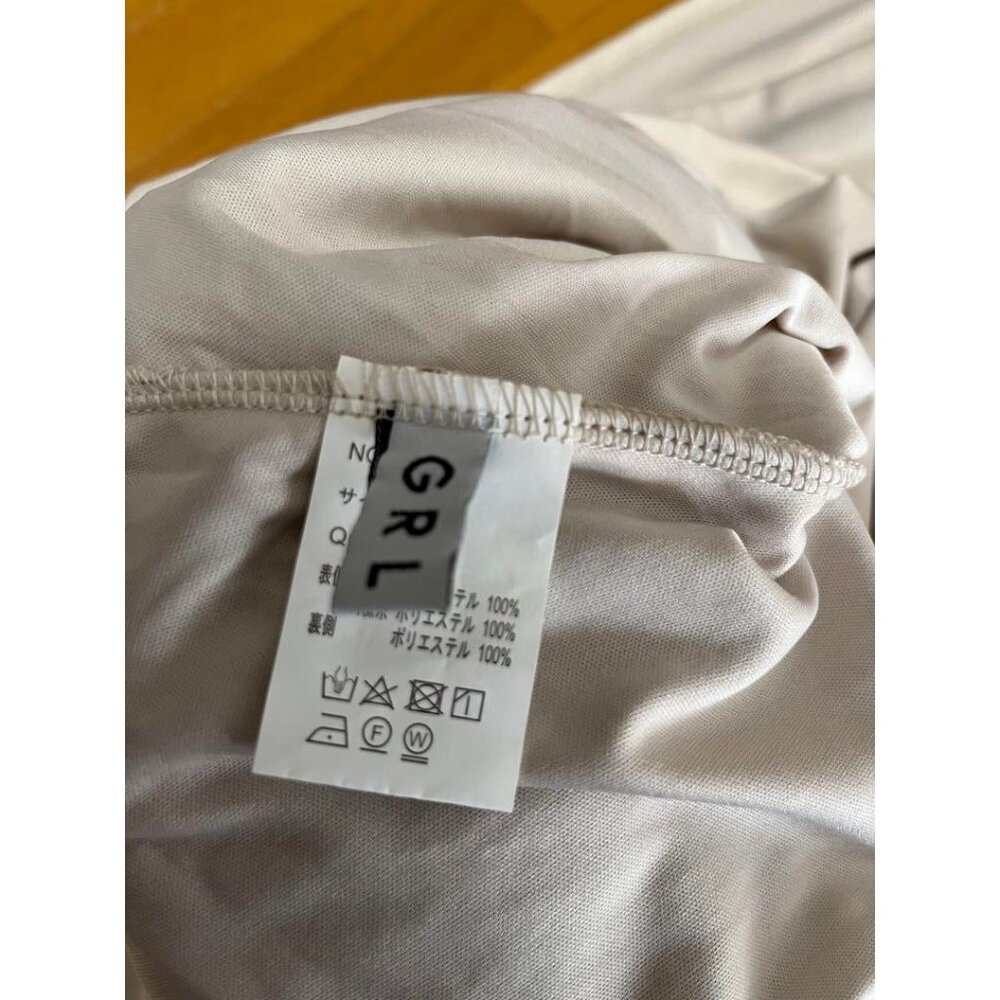 Ladies long skirt. - Picture 3 of 4